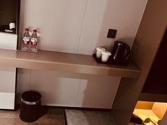 -雅宜酒店(广州黄埔大沙东地铁站店)