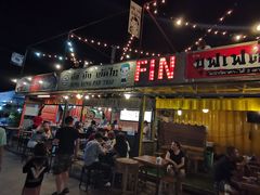 -席娜卡琳火车铁道夜市