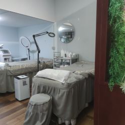 -花岐款式专研健康美甲沙龙