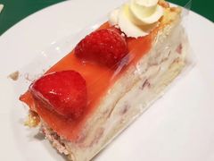 蔓越莓白巧克力蛋糕-大象咖啡馆