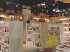用餐区-新华里咖啡书吧(新华书店小寨店)