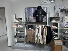 -SALOMON萨洛蒙(青岛海信店)