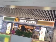 -麦当劳(上海虹桥站30B检票口楼上)
