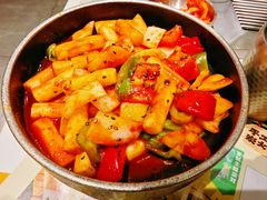 -山野的朋友露营炭火烤肉