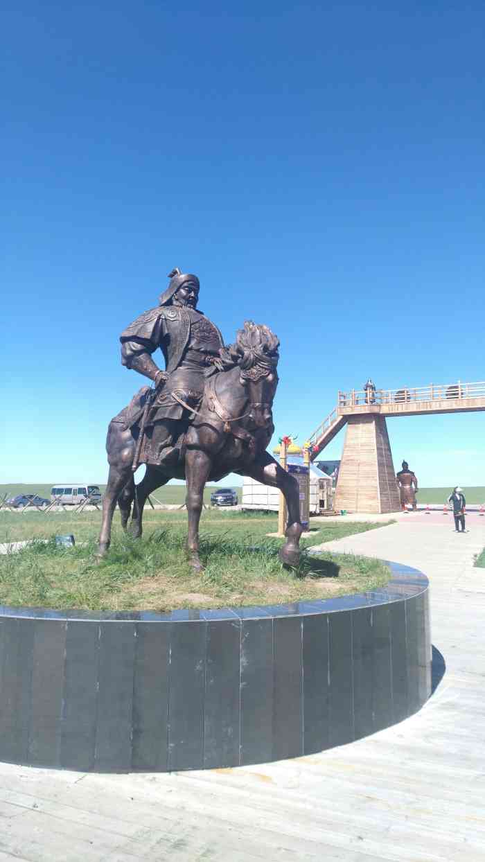 乞颜部落休闲度假区-"8月11日路过门口,在门口看了一下,好多.