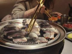 -围炉肉舍丹东海鲜烤肉·烤活鳗(步行街店)