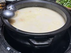 -大匠工房古船木艺术餐厅·猪肚鸡专门店(长白仙岛店)
