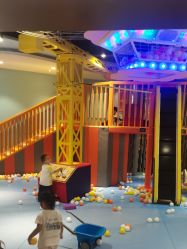 -MELAND CLUB亲子乐园•派对(虹桥万象城店)