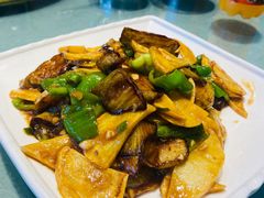 -老码头黑皮肘子锅包肉(赣水路店)