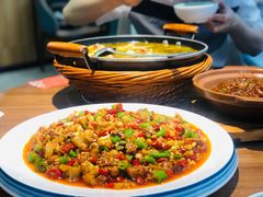 -有红鸡毛店·川菜(建设路店)