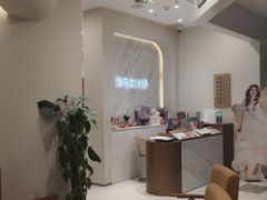 -HIMO海马体照相馆(上海华润CP静安店)