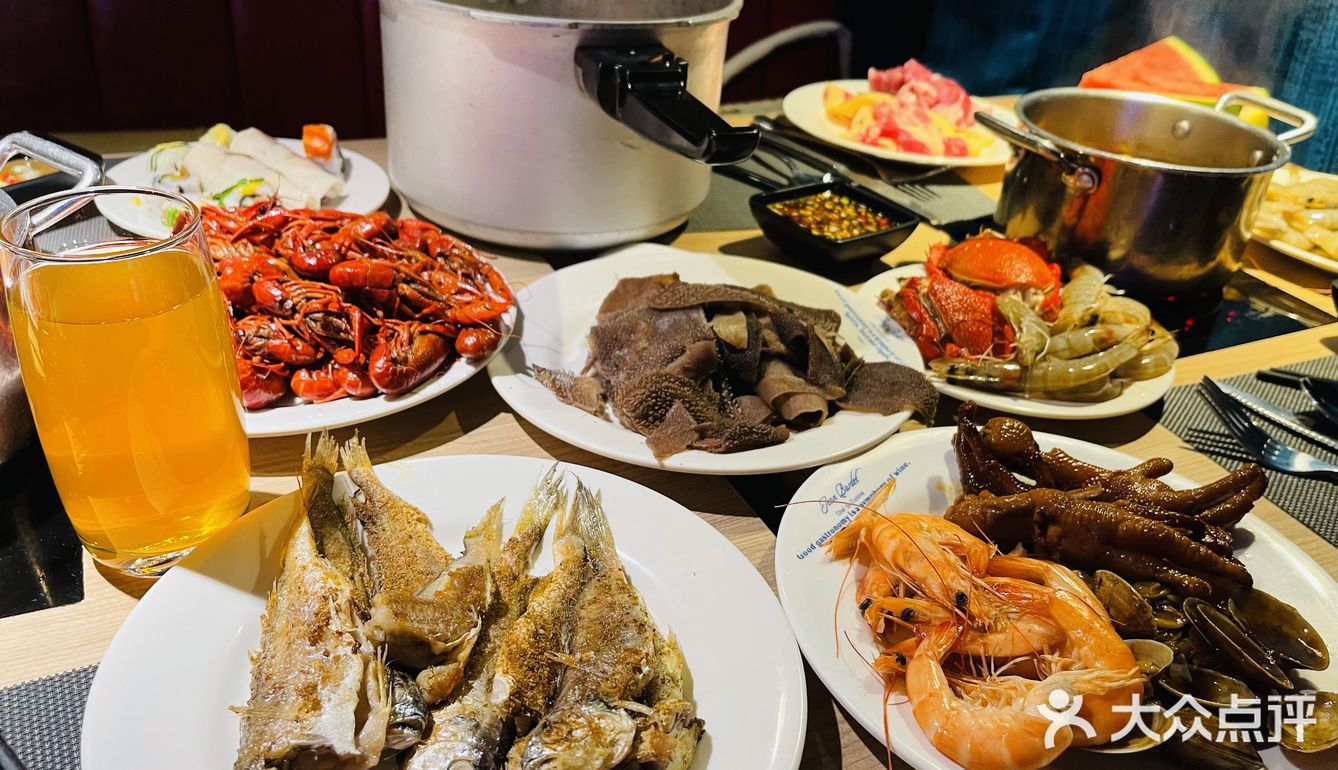 高压生蚝是轮锅拿的[色][色]，我们拿了六锅，阔怕~