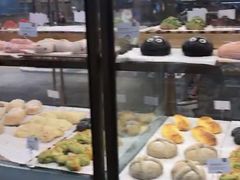 面包甜点陈列柜-奈雪的茶(湖滨银泰in77C区PRO店)