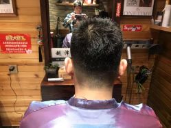 点击看大图 -MONE美发沙龙