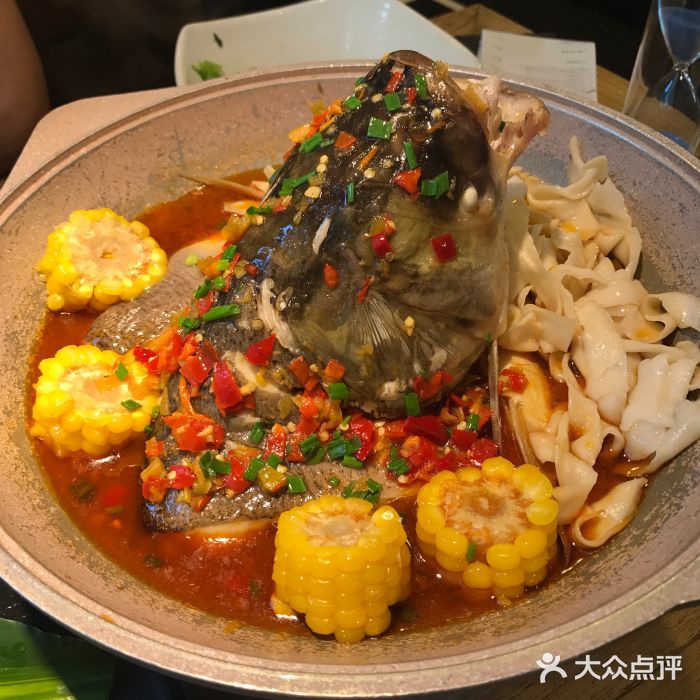 吴越荣记(石湖一店)开胃鱼头王图片