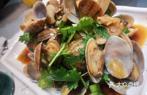Braised Clams with Spices