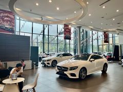-成都中升之星奔驰4S店