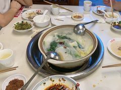 酸萝卜老鸭汤-土连锅·现熬养生汤锅(梁家巷店)