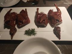 脆皮乳鸽-新荣记(BFC外滩金融中心店)