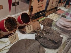 -VENCHI 闻绮(上海佛罗伦萨小镇店)