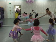 -Isee灰姑娘国际儿童艺术中心(BHGMall店)