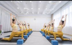 -亚太瑜伽普拉提学院