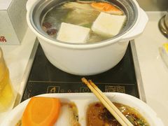 菌汤锅底-百品聚旋转火锅(万德庄店)