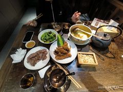 -魁盛居百年鲁菜馆(县西巷店)