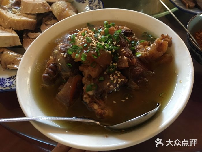 回辉登偰氏面片(东莲花美食街店)炖牛肉图片