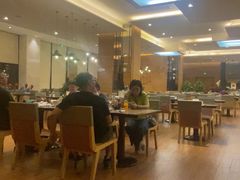-华邑酒店·鲜艳全日自助餐厅