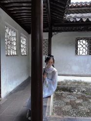-一揽芳华汉服旗袍体验馆(拙政园店)