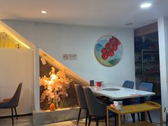 -毛辣果·贵州红酸汤牛肉火锅(西单店)