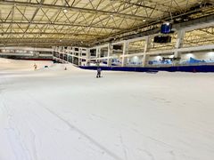 -乔波室内滑雪场