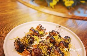 Black Barbecue Pork with Golden Threads