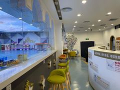 -龙格亲子游泳·水育早教中心(华亿大润发店)