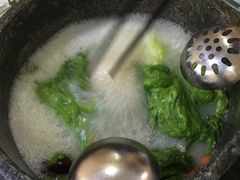 -南渝食府.墨脱石锅松茸鸡