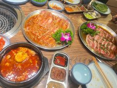 -明洞阿姨·韩式酱蟹烤肉·创意料理(三元桥店)