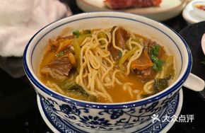 Sour Cabbage Braise Pork Belly Noodles