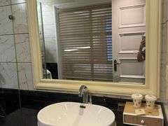 -蓝地时尚庄园(北京清河营地铁站店)