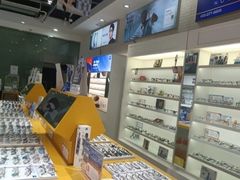 -诺柯视眼镜-蔡司依视路官方工厂店(淞南一店)