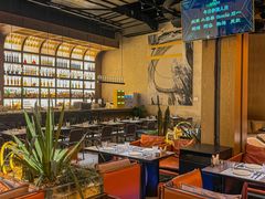 -洛缦音乐餐厅(工业展览馆万象城店)