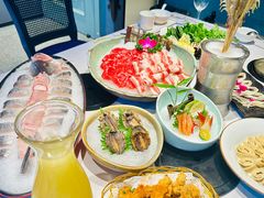 -泓炙颐凤鲜海鲜火锅料理(桐乡店)