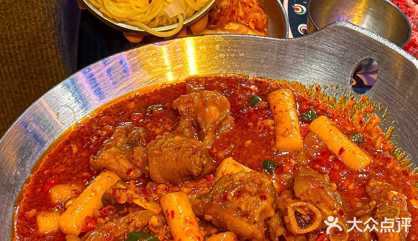 来青岛胖5斤也要吃的韩料店!鱼皮包饭太好吃了!!!