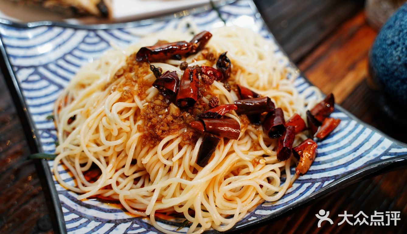 一家被颜值打动的川菜小酒馆 | 十里青丘