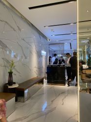 -罗亚帝造型·烫发染发