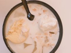 -志龙皇冠吃货椰子铺