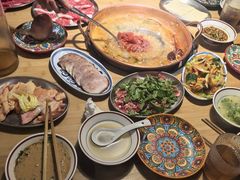 -洱火云南酸菜牛肉火锅(石景山当代商城店)