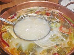 -洱火云南酸菜牛肉火锅(石景山当代商城店)