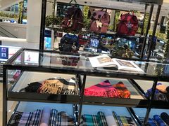 -文艺复兴百货(米兰大教堂广场店)