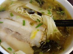 焖肉素什锦面-朱鸿兴面馆(镇湖店)